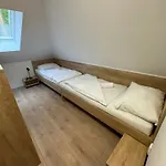 Lesna 6, Apartmán *