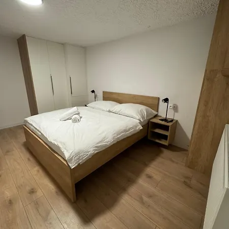 Lesna 6, * Bajmóc
