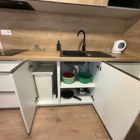 Lesna 6, Apartman *
