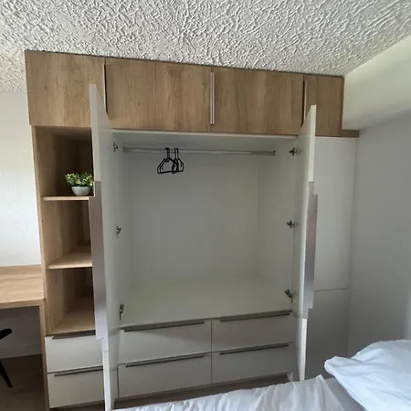 Apartman Lesna 6, *
