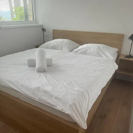 Apartman Lesna 6, *