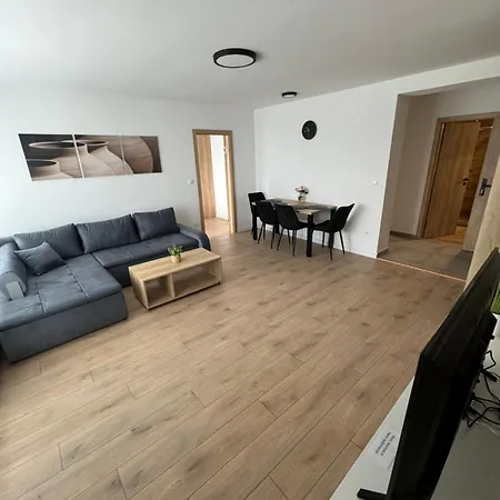 Lesna 6, * Bajmóc