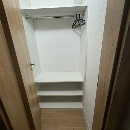 Apartman Lesna 6, *