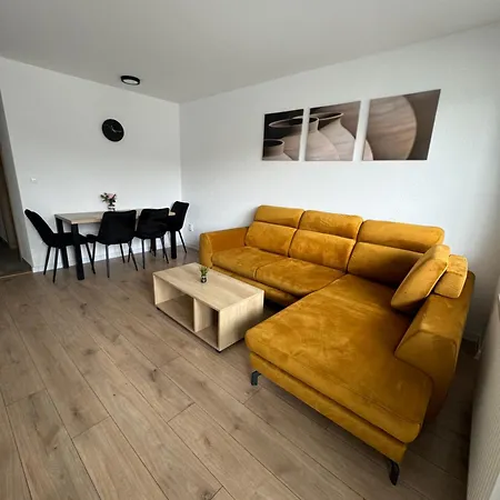 Lesna 6, Apartman *