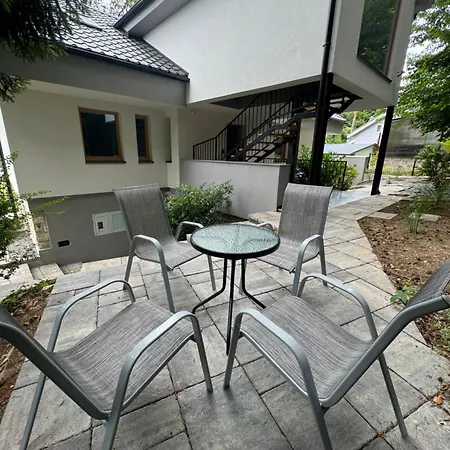 Apartman Lesna 6, *